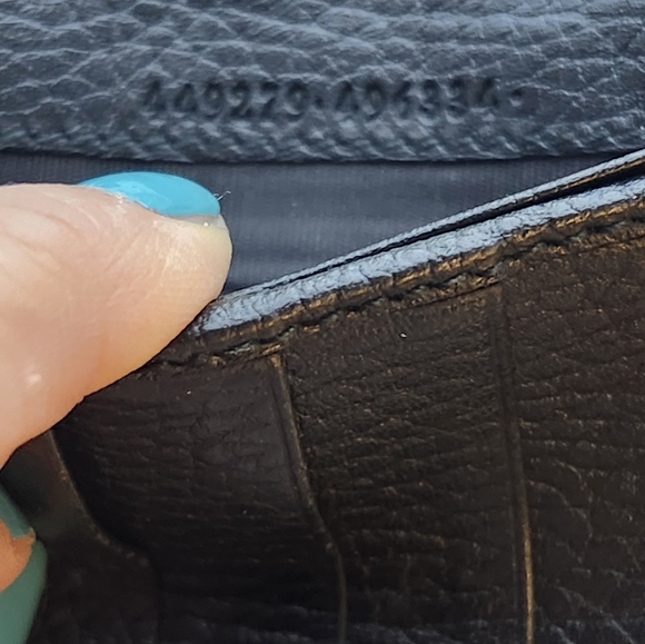 GUCCI Pebble Grain Leather Wallet - Picture 12 of 13